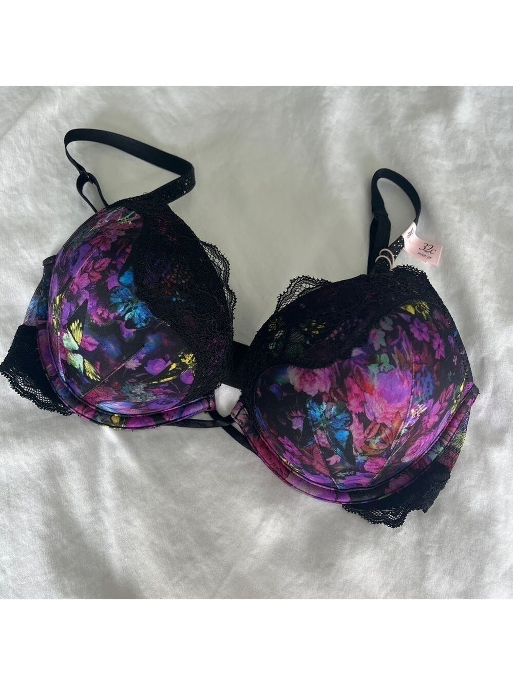 Victoria’s secret bombshell bra